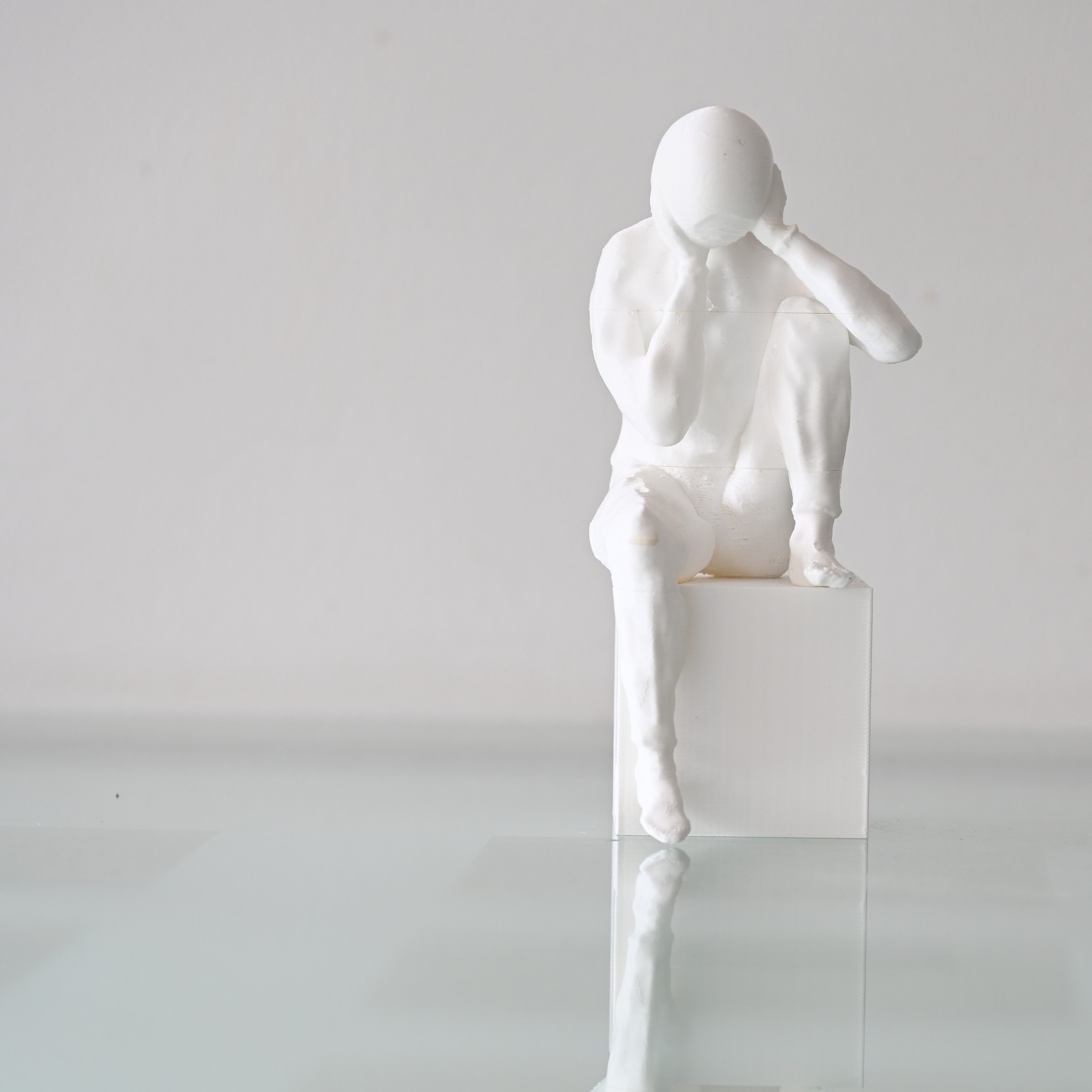 Deep Thinking sculpture by Ivo Meier