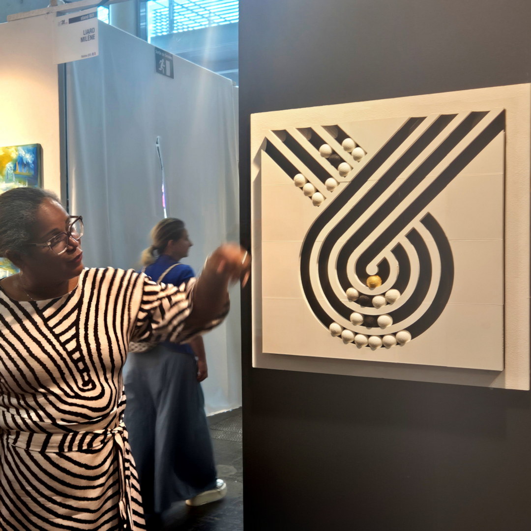 visitor touching the interactive sculpture creative continuum by ivo meier at art3f paris 2026